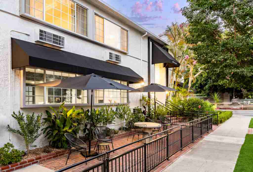 Wilshire Crest Hotel