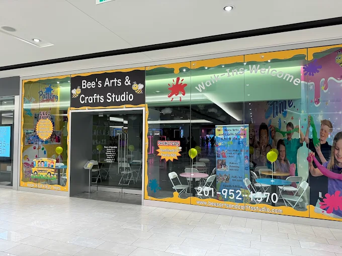 Bees Arts and Crafts Studio @American Dream